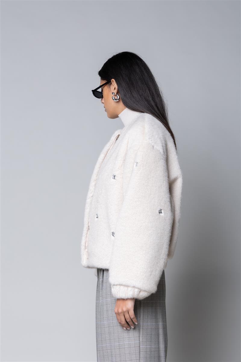 Kaos Cappotto Donna Effetto Pelliccia Burro con Applicazioni Gioiello SI1LE013