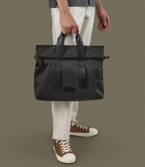 Tucano Fold Borsa da Lavoro Unisex in Nylon Riciclato e Pelle Nera per Laptop 15,6" e MacBook 16" BFOLD15-BK