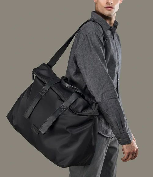 Tucano Fold Weekender Borsa da Viaggio Unisex in Nylon Riciclato e Pelle Nera BFOLDWE-BK