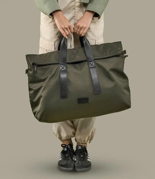 Tucano Fold Borsa Weekender Unisex Verde Militare in Nylon Riciclato e Pelle BFOLDWE-VM
