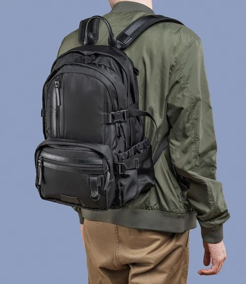 Tucano Desert Premium Zaino Unisex Nero per Laptop 15.6" e MacBook 16" BKDESP15-BK